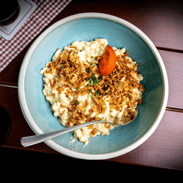 Ein Hauch von Alpenkulinarik: Traditionelle Käsespätzle
