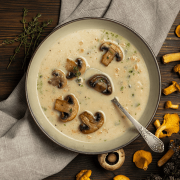 Cremige Champignon-Suppe mit Kräutercroutons