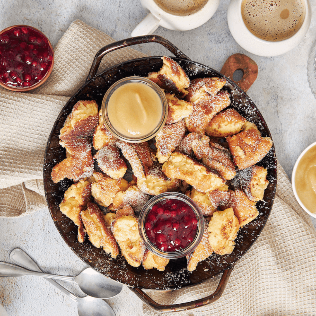 Zauberhafter Kaiserschmarren mit saftigen Beeren – Küchenkompane Zauberhafter Kaiserschmarren mit saftigen Beeren – Küchenkompane