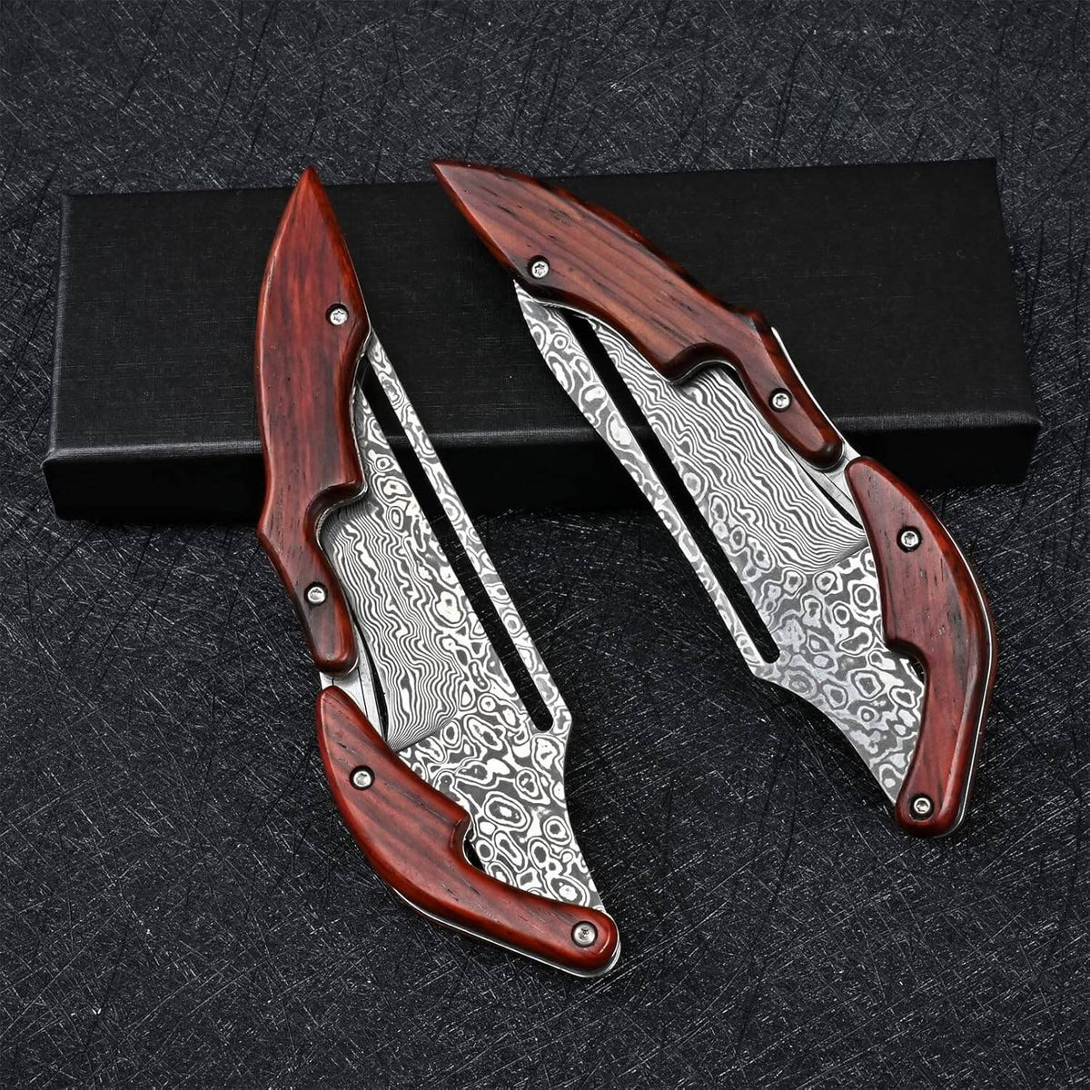 Taschenmesser aus Damast mit Palisanderholzgriff