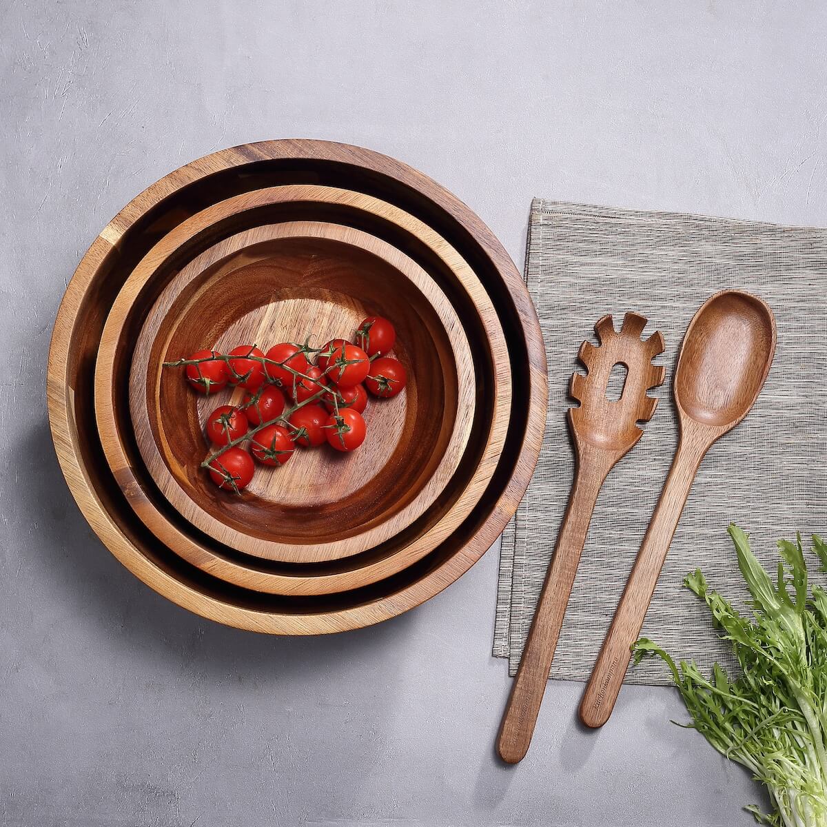 Salatschüssel Set aus Akazienholz – 3 Schüsseln inkl. Salatbesteck