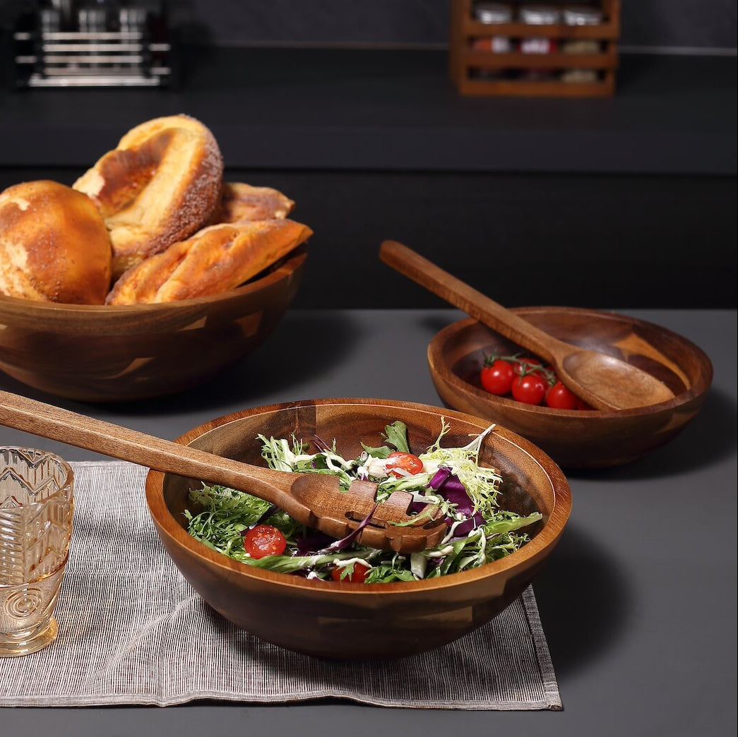 Salatschüssel Set aus Akazienholz – 3 Schüsseln inkl. Salatbesteck