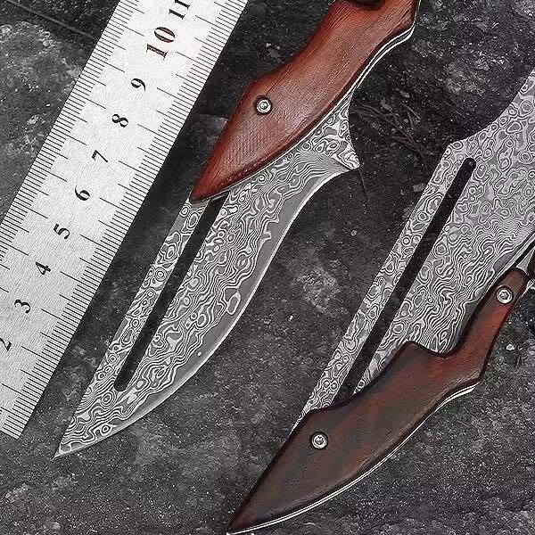 Taschenmesser aus Damast mit Palisanderholzgriff