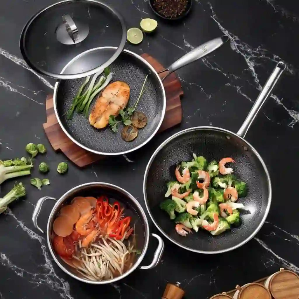 Pfannen, Töpfe und Woks